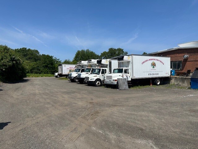 More Photos Of 17-19 Hayward St, Ipswich Manufacturing For Lease