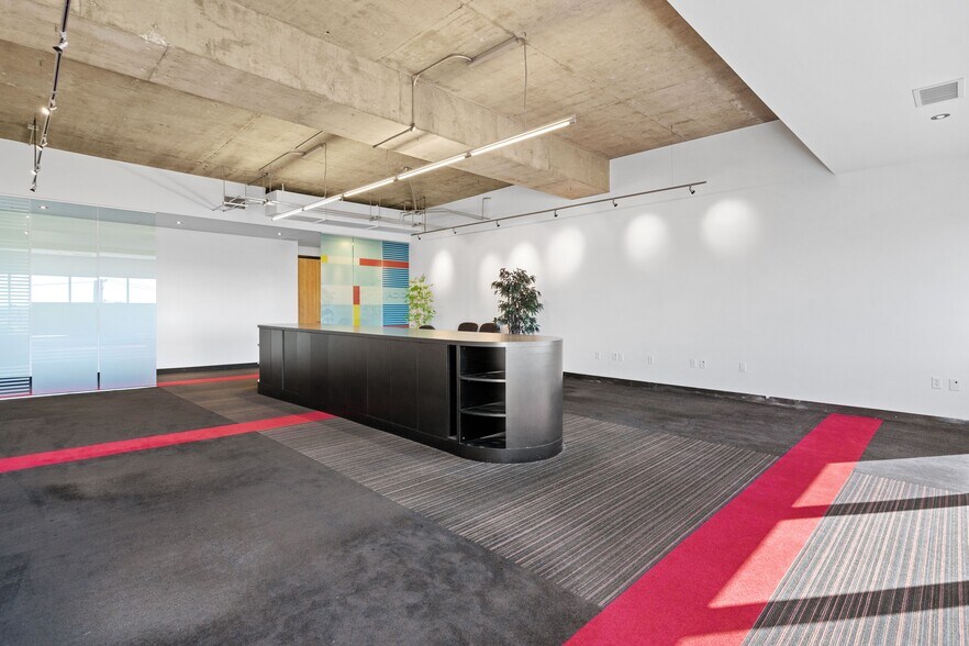 More Photos Of 2566 Overland Ave, Los Angeles Medical For Lease