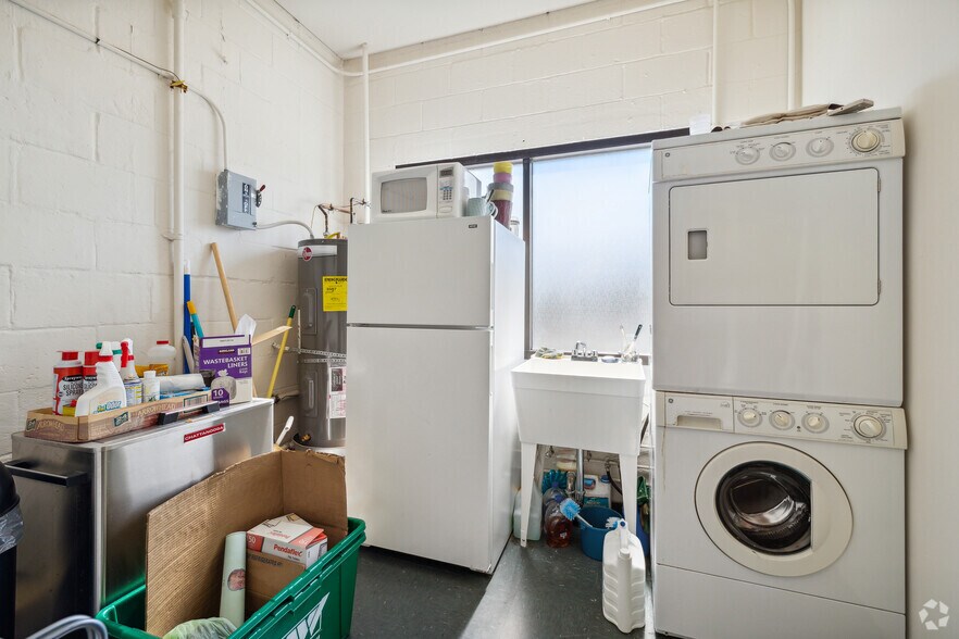 More Photos Of 1160 El Camino Real, San Carlos Office For Sale