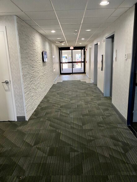 More Photos Of 6330 Newtown Rd, Norfolk Office For Lease