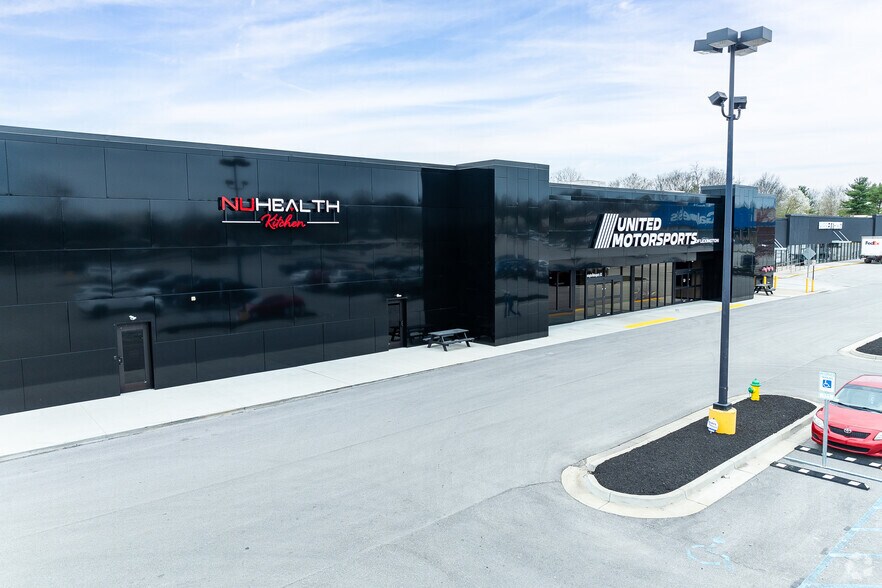 More Photos Of 3166-3180 Richmond Rd, Lexington General Retail For Lease