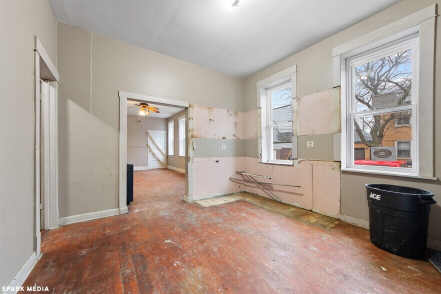 More Photos Of 4800 S Wood St, Chicago Storefront Retail Residential For Sale