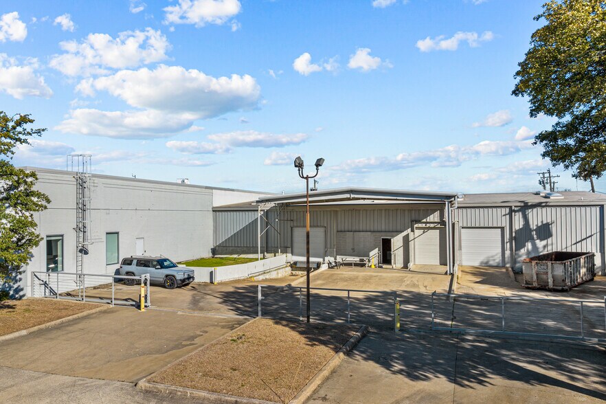 More Photos Of 1101 Avenue G, Arlington Distribution For Lease