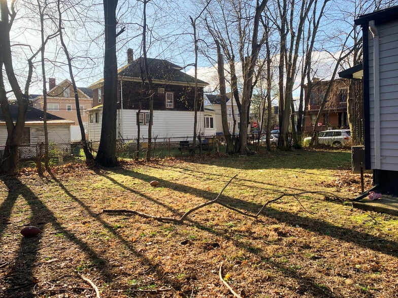 More Photos Of 72 1/2 Henry Ave, Newburgh Apartments For Sale