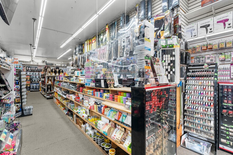 More Photos Of 204 Bay St, Staten Island Storefront Retail Residential For Sale