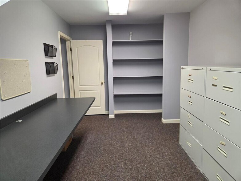 More Photos Of 1065 Muller Pky, Westwego Office For Sale
