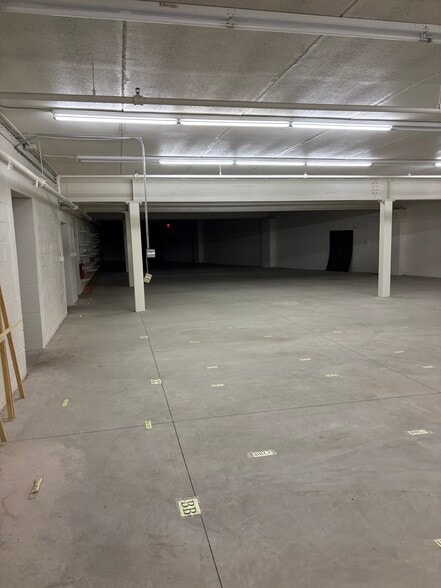 More Photos Of 6900 W Broadway Ave, Minneapolis Freestanding For Sale