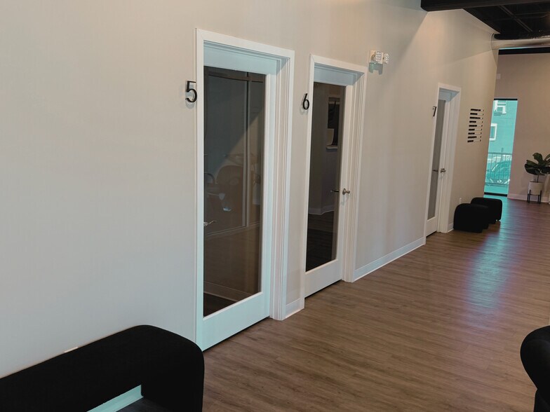 More Photos Of 201 W Hydraulic St, Yorkville Office For Lease