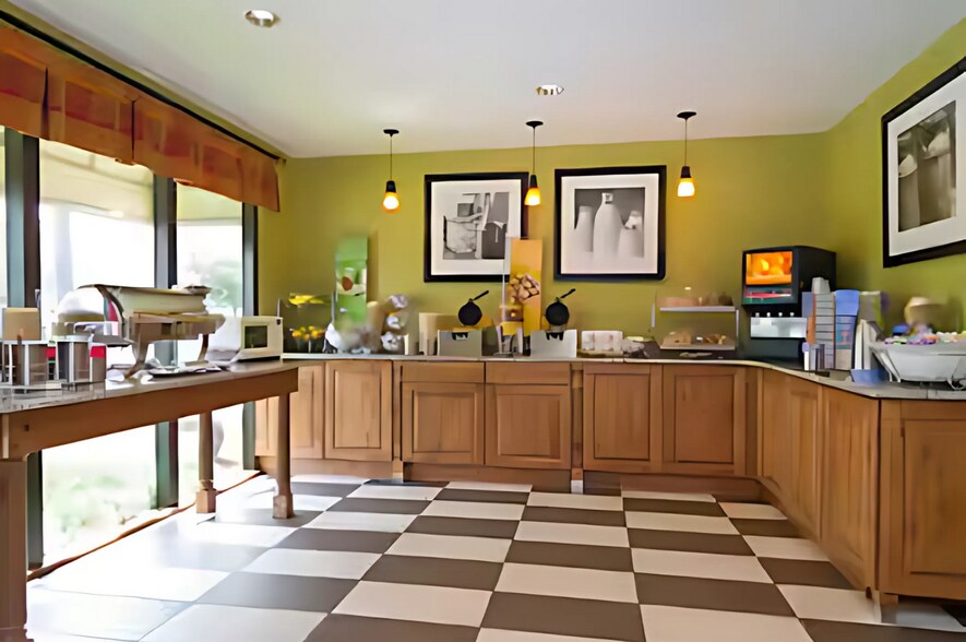 More Photos Of 4253 Burbank Rd, Wooster Hotel For Sale