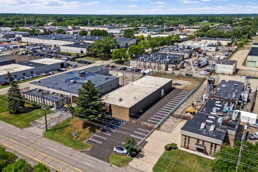 More Photos Of 12283 Levan Rd, Livonia Warehouse For Lease