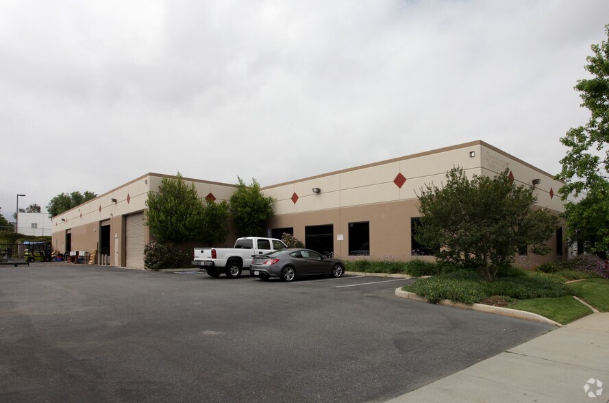 More Photos Of 2012 Railroad St, Corona Manufacturing For Lease