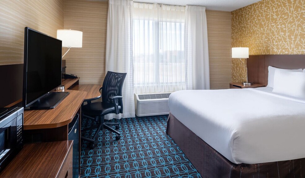 More Photos Of 13851 E Harvard Ave, Aurora Hotel For Sale