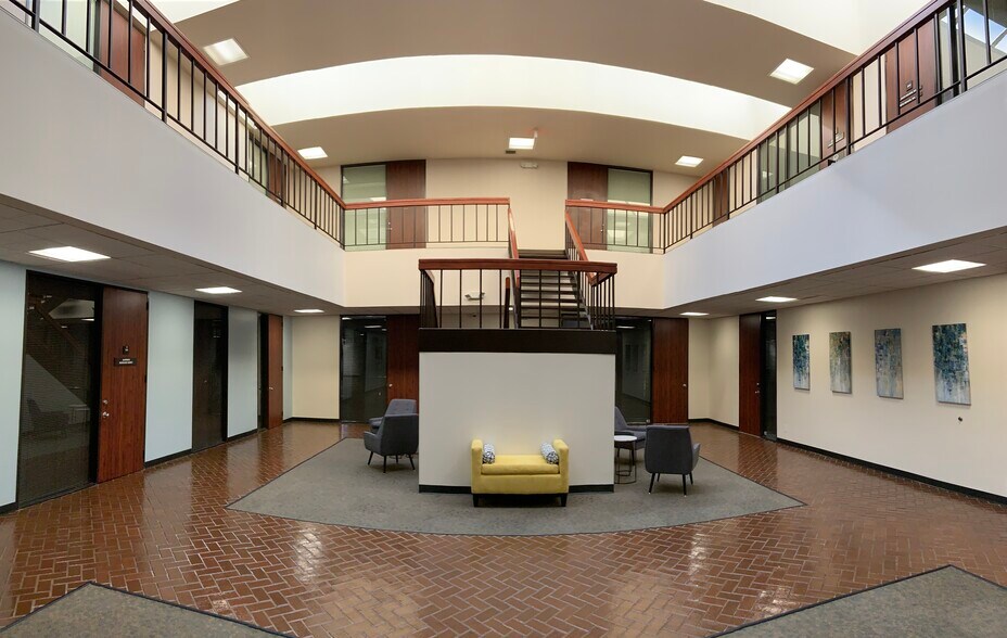 More Photos Of 14515 Briarhills Pkwy, Houston Office For Lease