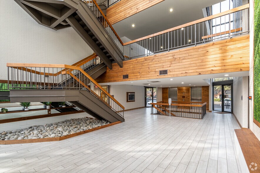 More Photos Of 13747 Montfort Dr, Dallas Loft Creative Space For Lease