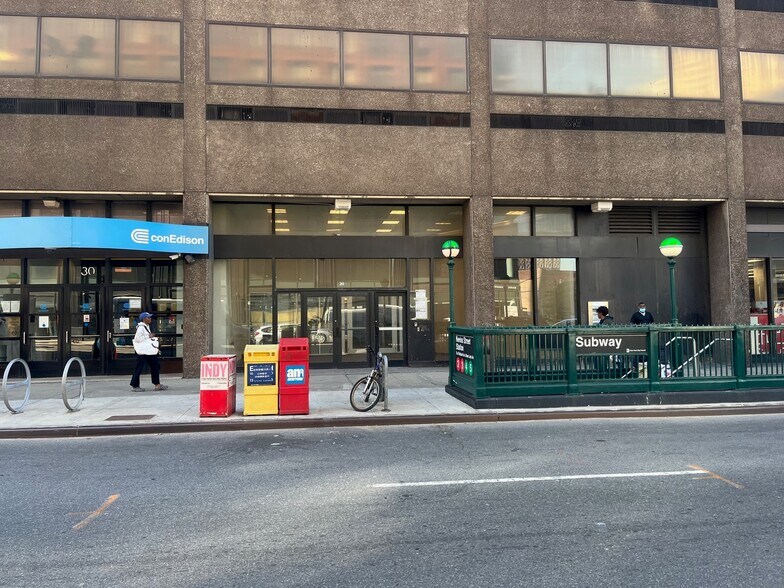 Primary Photo Of 30 Flatbush Ave, Brooklyn Office For Sale