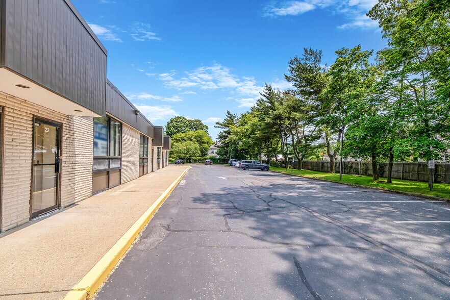 More Photos Of 152 Islip Ave, Islip Medical For Lease
