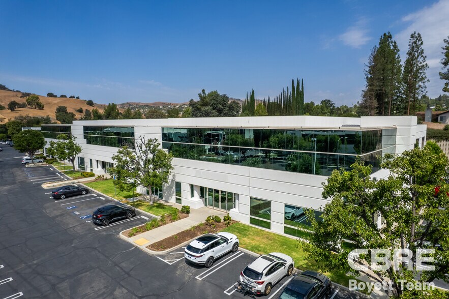 More Photos Of 26025 Mureau Rd, Calabasas Office For Sale