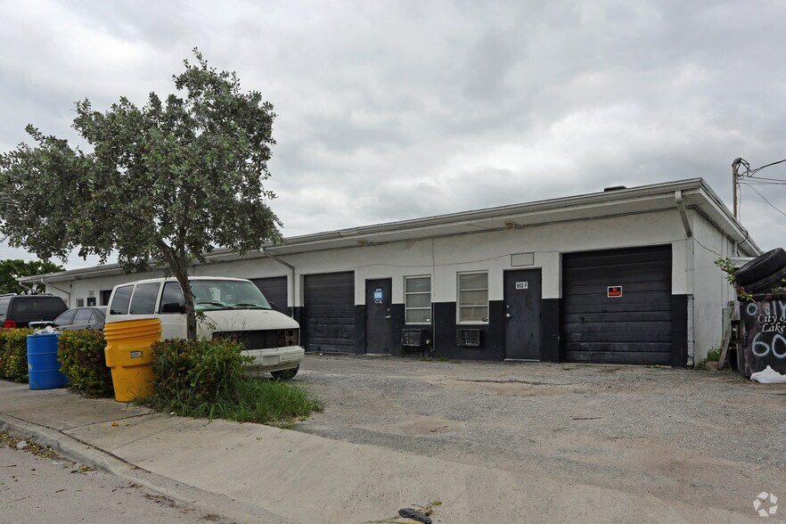 More Photos Of 610 N G St, Lake Worth Unknown For Lease
