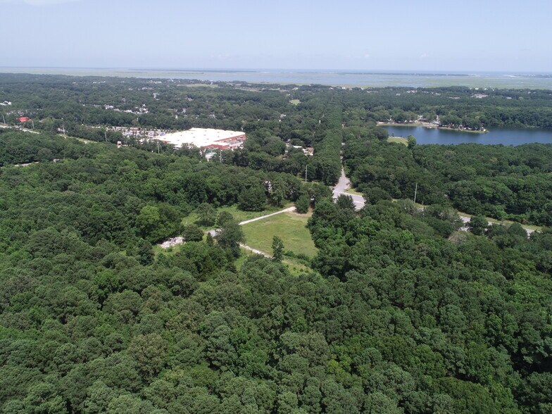 Primary Photo Of 17 North Village, Mount Pleasant General Retail For Lease