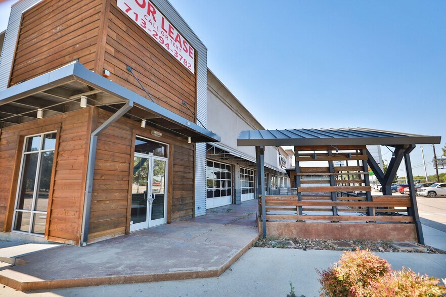 More Photos Of 12802-12808 Gulf Fwy, Houston Unknown For Lease