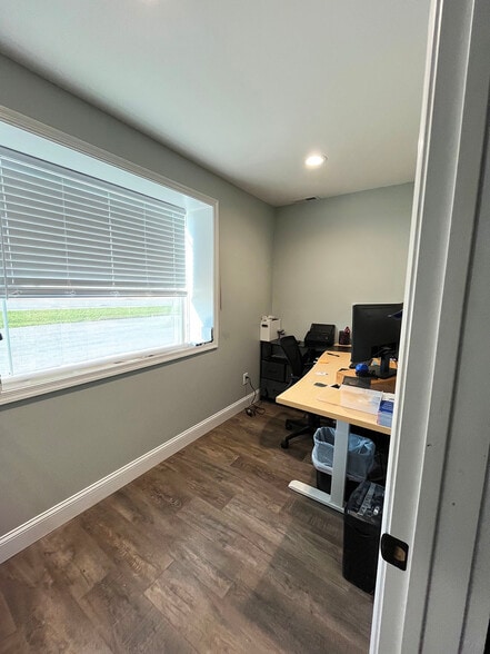 More Photos Of 4325 Kirkwood Hwy, Wilmington General Retail For Sale