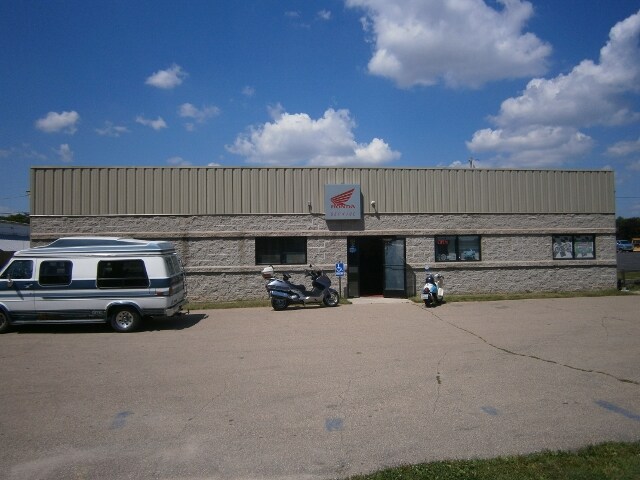 More Photos Of 1114 Valley Rd, Menasha Auto Repair For Sale