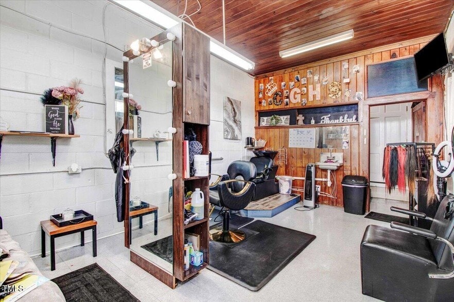 More Photos Of 103 Main St, Micro Specialty For Sale