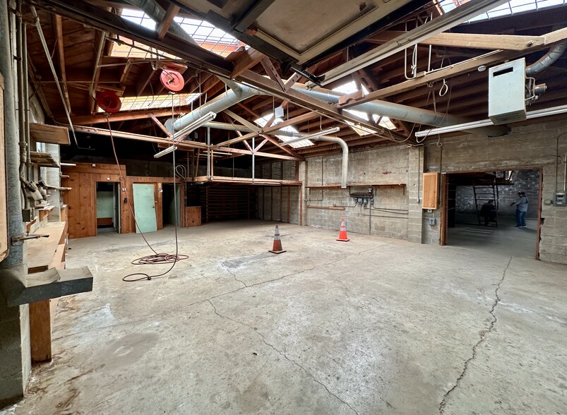 More Photos Of 3615-3617 San Leandro St, Oakland Storefront Retail Residential For Sale
