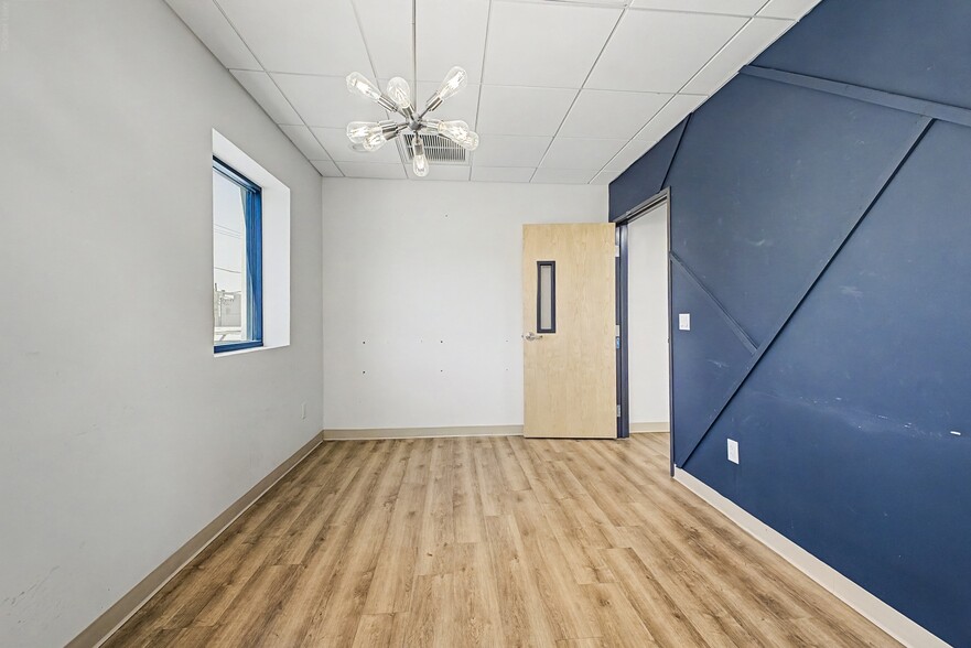 More Photos Of 1805 W Van Buren St, Phoenix Storefront Retail Office For Sale