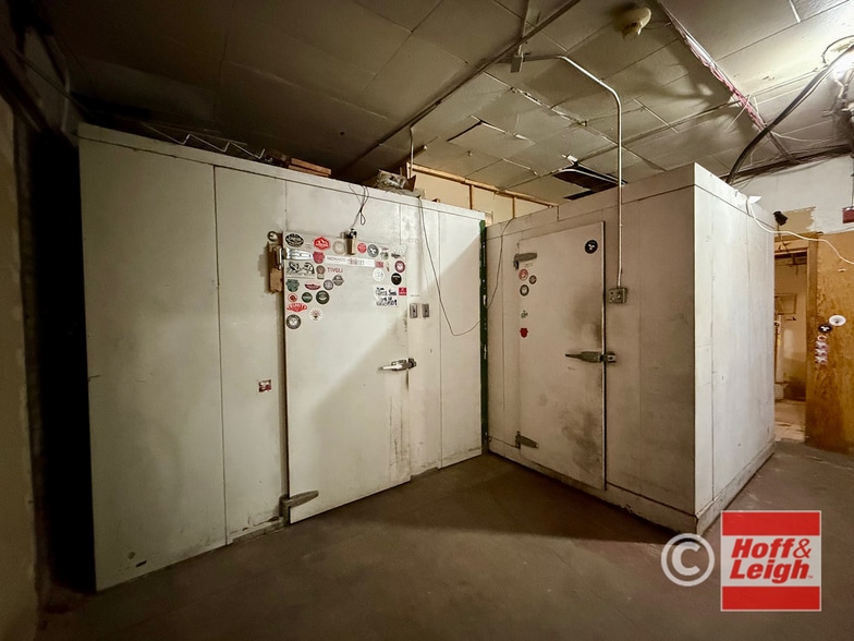 More Photos Of 5219-5229 W 25th Ave, Edgewater Unknown For Lease