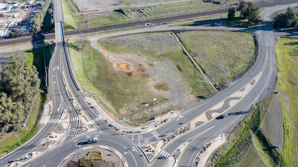 More Photos Of Factory Outlets @ I-5, Anderson Land For Sale
