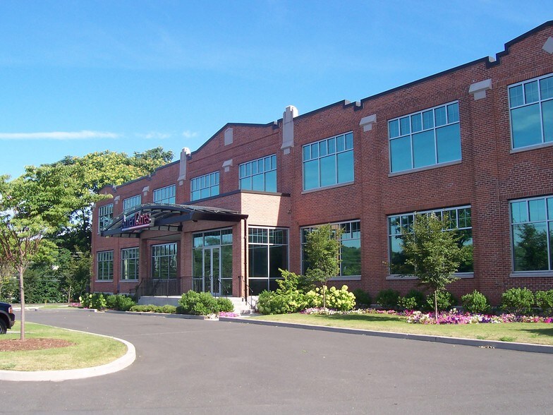 More Photos Of 88-112 Hamilton Ave, Stamford Warehouse For Lease