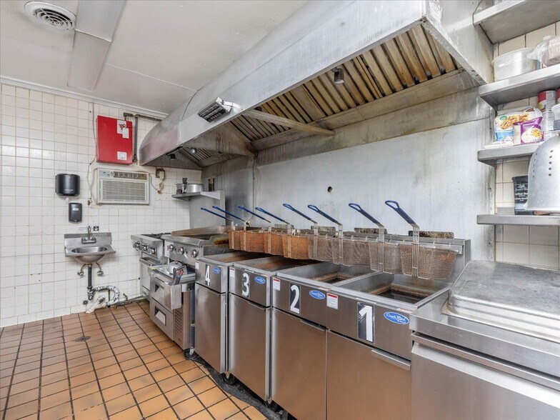 More Photos Of 919 N 2nd Ave, Siler City Restaurant For Sale