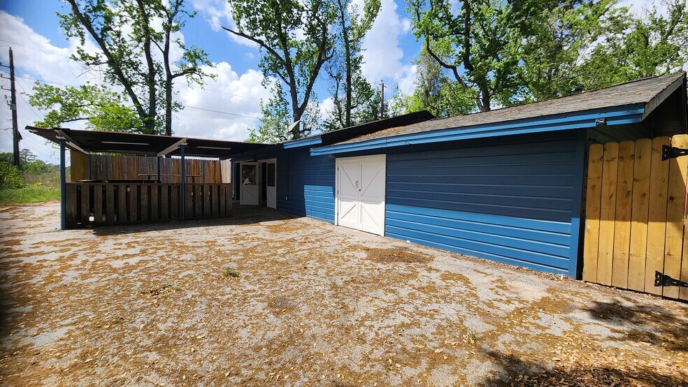 More Photos Of 6225 Greens Rd, Humble Bar For Lease