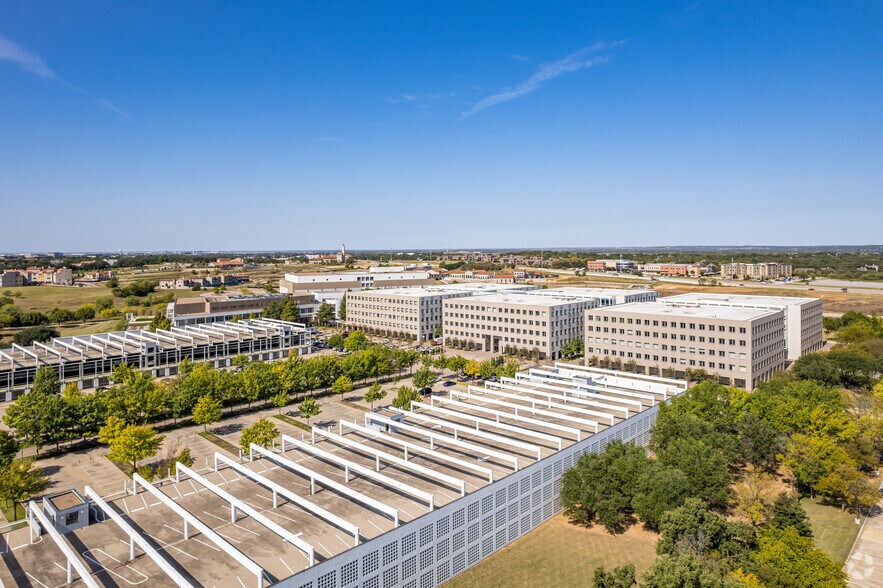 More Photos Of 1500 Solana Blvd, Westlake Unknown For Lease