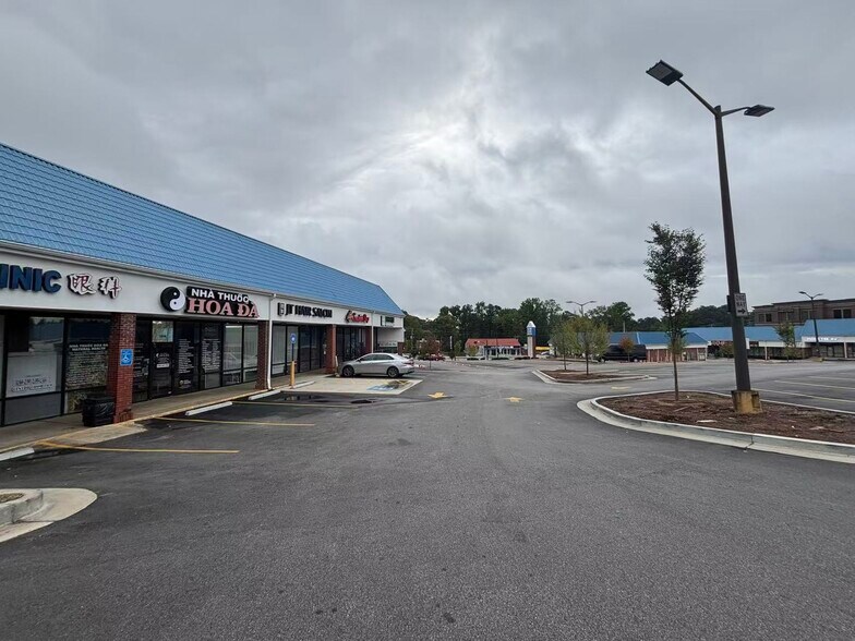 More Photos Of 5150 Buford Hwy, Atlanta General Retail For Sale