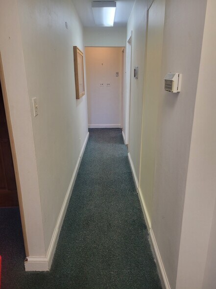 More Photos Of 201 Brookes Ave, Gaithersburg Office For Lease