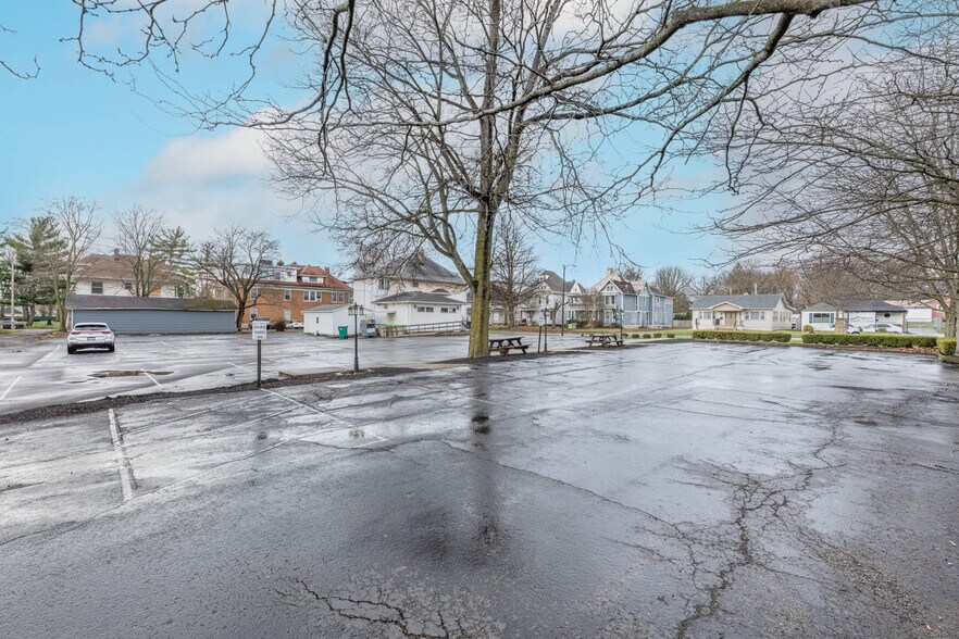 More Photos Of 227 E Cecil St, Springfield Restaurant For Sale