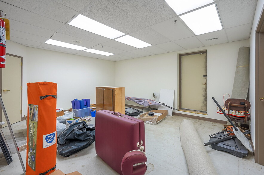 More Photos Of 425 W Pine St, Raymore Medical For Sale