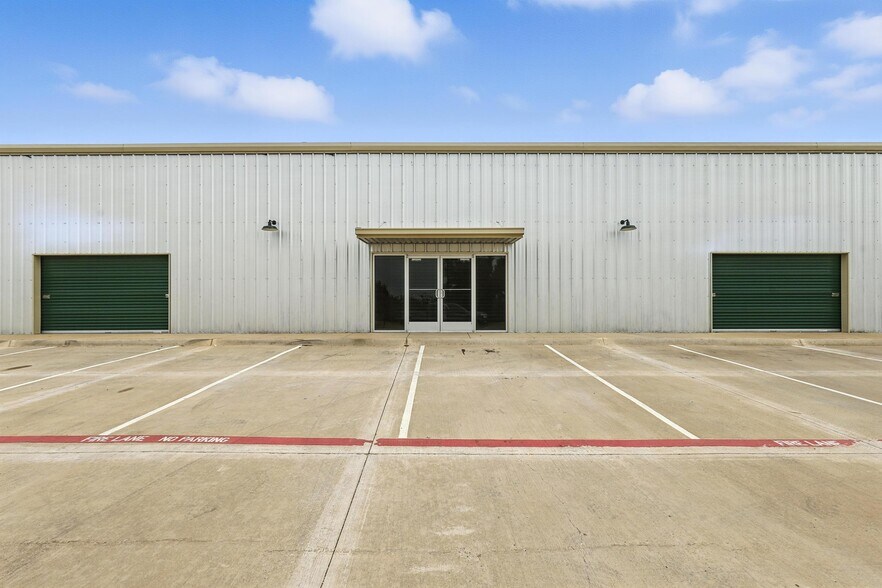 More Photos Of 3501 Tin Top Hwy, Granbury Industrial For Lease