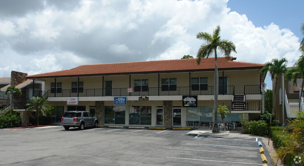 More Photos Of 277 N Collier Blvd, Marco Island Storefront Retail Office For Lease