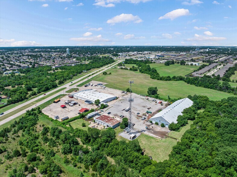 More Photos Of 1515 E Main St, Yukon Industrial For Sale