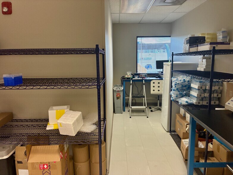 More Photos Of 9111 Cross Park Dr, Knoxville Office For Sale