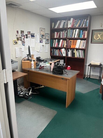 More Photos Of 835 Cesery Blvd, Jacksonville Medical For Sale