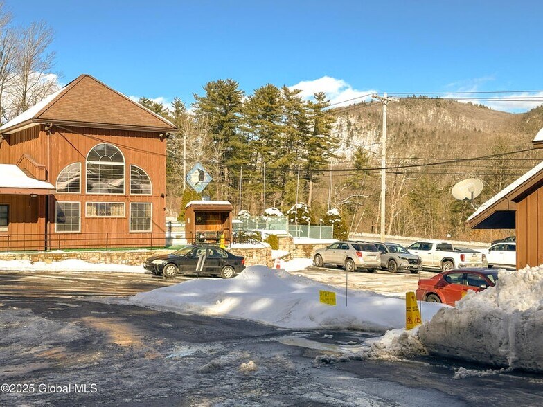 More Photos Of 1545 Us-9, Lake George Hospitality For Sale