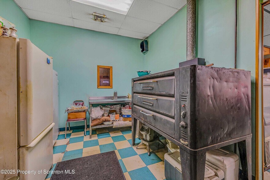 More Photos Of 15979 PA-407, Factoryville Storefront Retail Residential For Sale