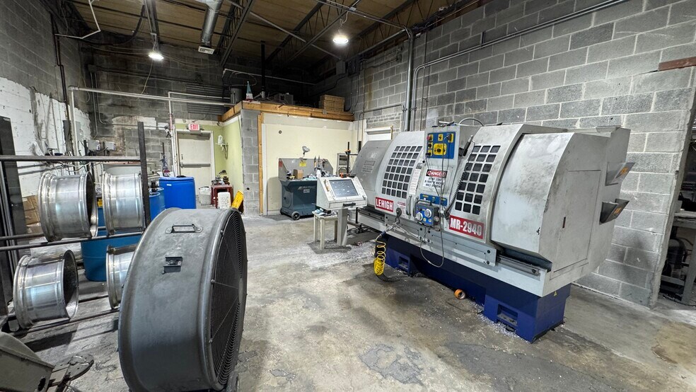 More Photos Of 231 Moorestown Dr, Bath Manufacturing For Sale