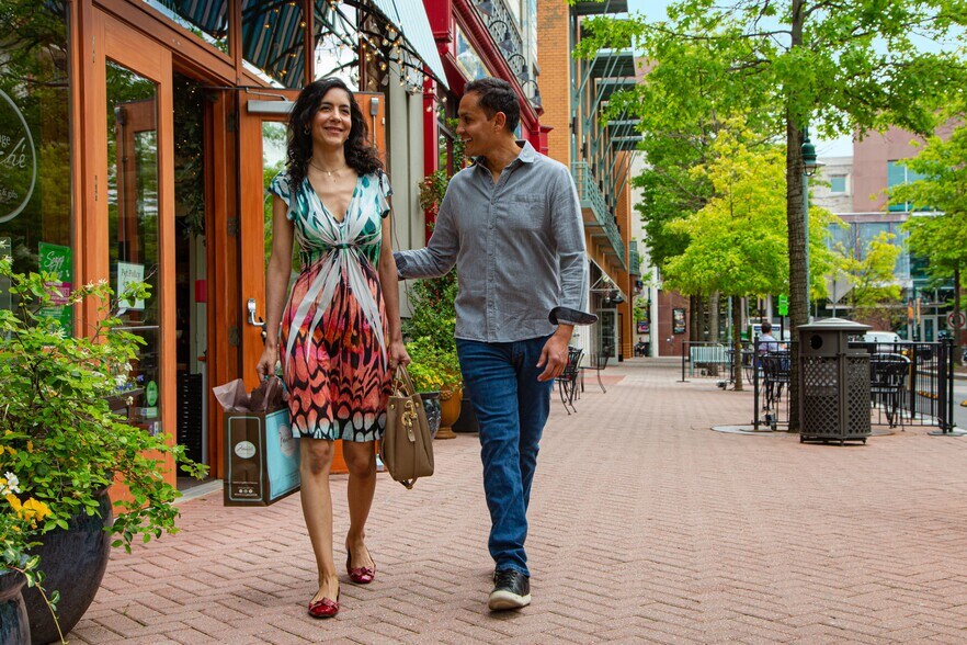 More Photos Of 2700 S Quincy St, Arlington Unknown For Lease