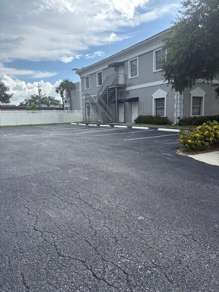 More Photos Of 575 Indian Rocks Rd N, Belleair Bluffs Office For Lease