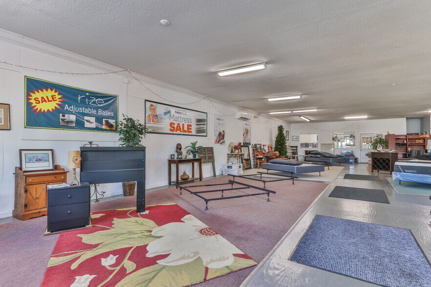 More Photos Of 3506 Springs Rd, Hickory Freestanding For Sale